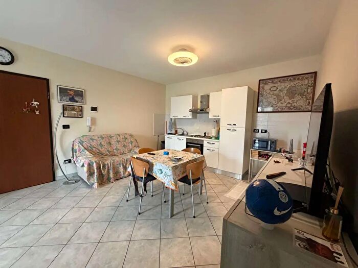 Appartamento trilocale in vendita in Via Francesco Tronzano, Verolengo