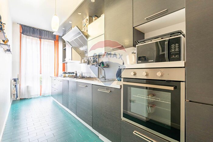 Appartamento trilocale in vendita in Via Palmanova, Milano