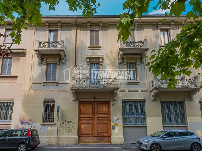 Appartamento trilocale in vendita in Via Franco Faccio, Milano