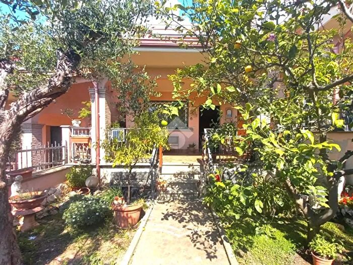 Casa quadrilocale in vendita in Via Zannone, Ardea