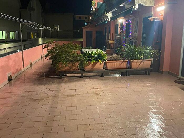 Appartamento trilocale in affitto in Vico Giovanni Antonio Menavino, Voltri, Genova