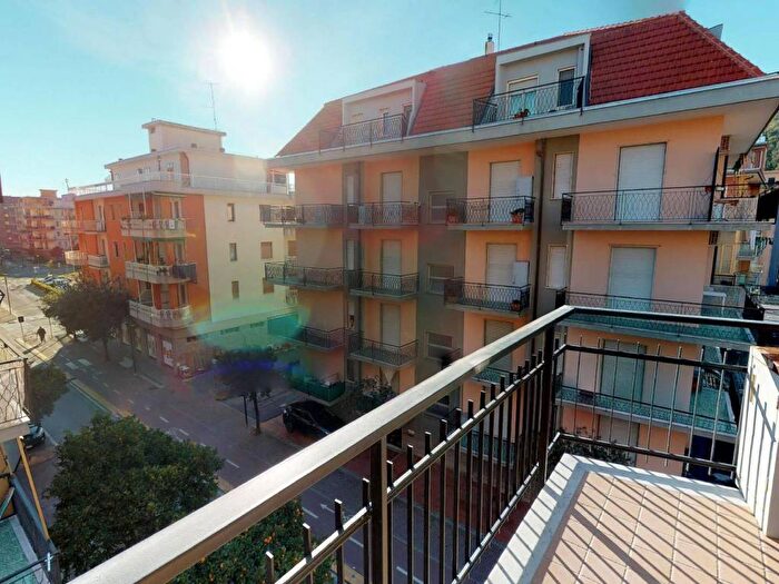 Appartamento bilocale in affitto in Via Giardini, Borghetto Santo Spirito