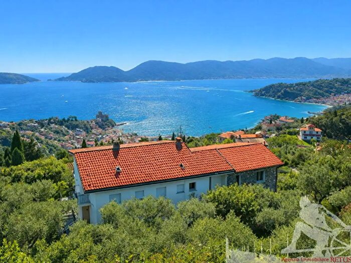 Casa trilocale in vendita in Lerici