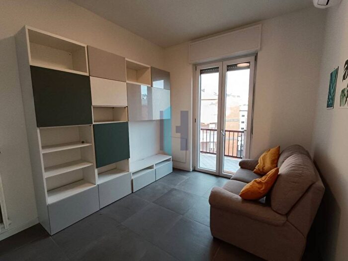 Appartamento bilocale in affitto in Via San Zeno, Brescia Due, Brescia