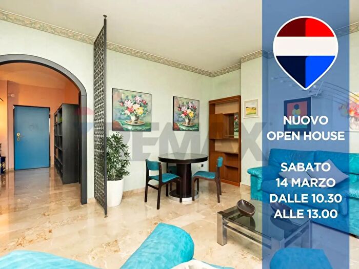 Appartamento trilocale in vendita in Via delle Ande, Milano