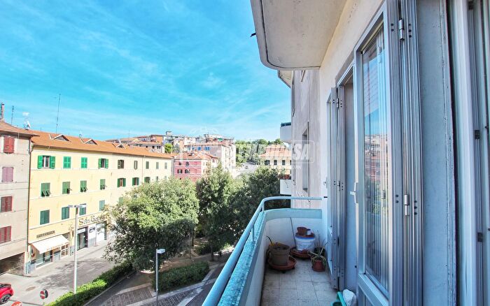 Appartamento trilocale in vendita in Corso Carlo Alberto, Ancona