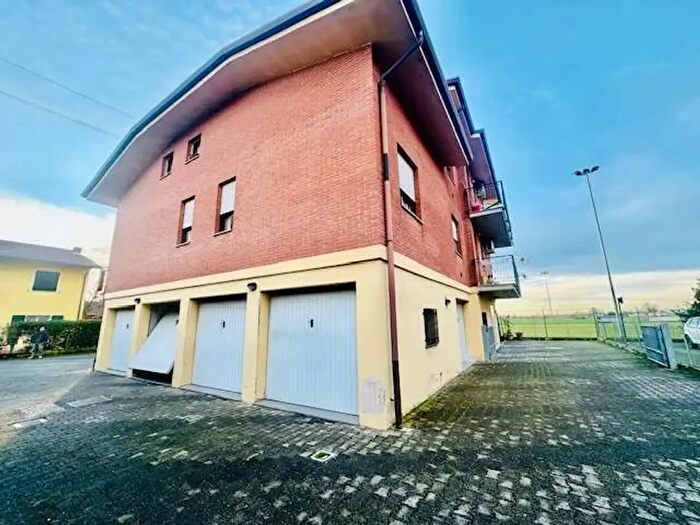 Appartamento quadrilocale in vendita in Via Baraldini Snc, Mirandola