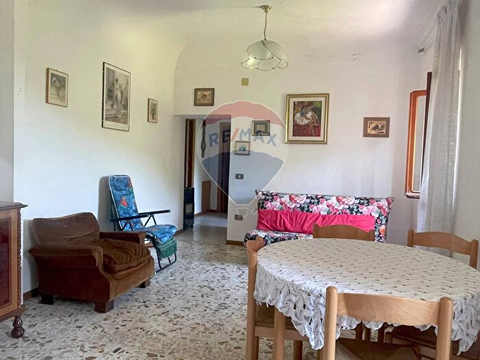 Appartamento quadrilocale in vendita in Via Porta del Sasso, Arcevia