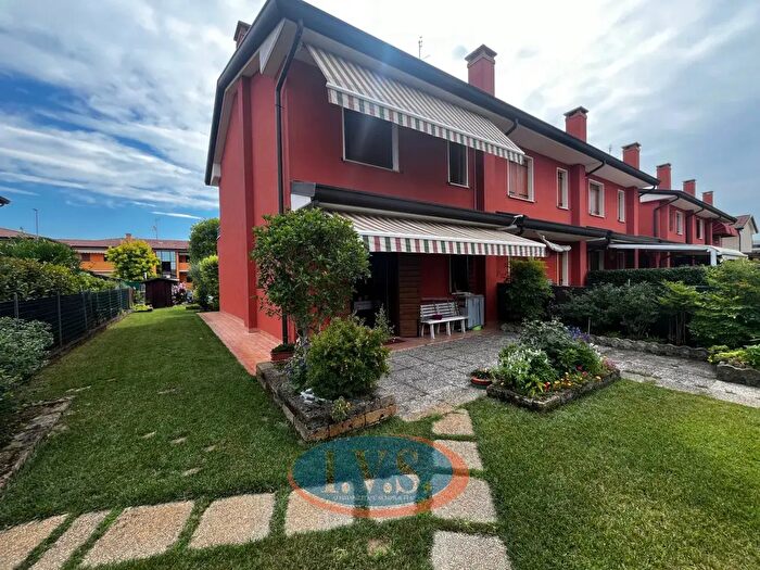 Casa con 5 locali in vendita in Via Fausto Rossi, Limena
