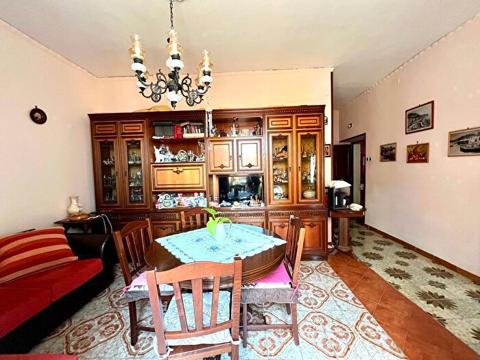 Casa trilocale in vendita in Viale Compagnone, Pozzuoli