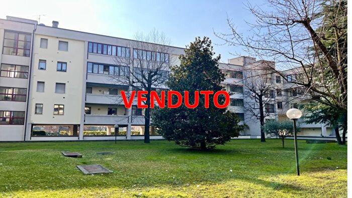 Appartamento quadrilocale in vendita in Via Ognibene, Verona