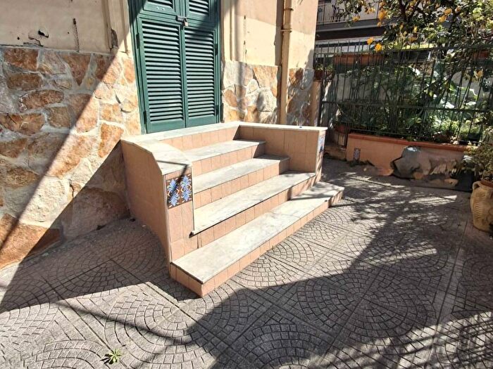 Appartamento trilocale in affitto in Via Cagliari, Gaeta