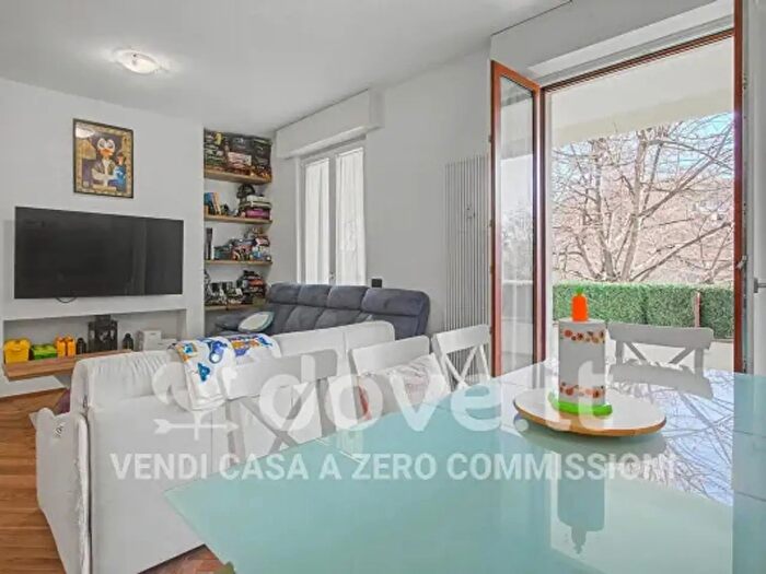 Appartamento con 5 locali in vendita in Via Oreste Salomone, Milano
