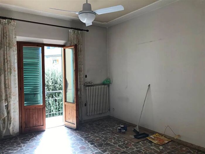 Appartamento quadrilocale in vendita in Via II Giugno a Certaldo Firenze, Certaldo