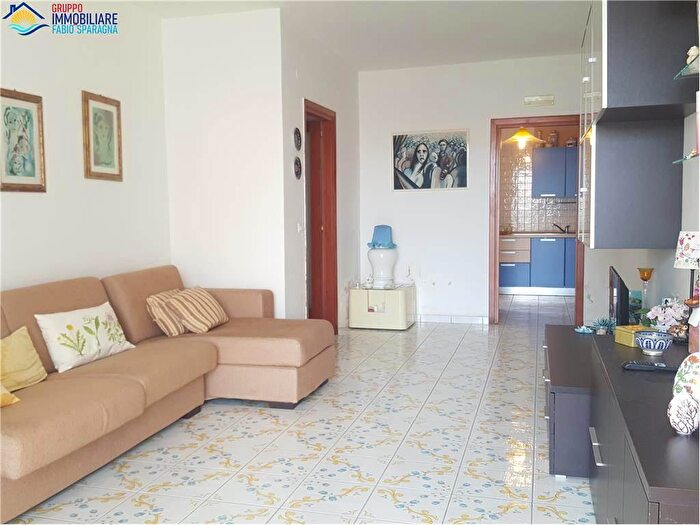 Appartamento con 6 locali in vendita in Viale degli Olenadri, Sessa Aurunca