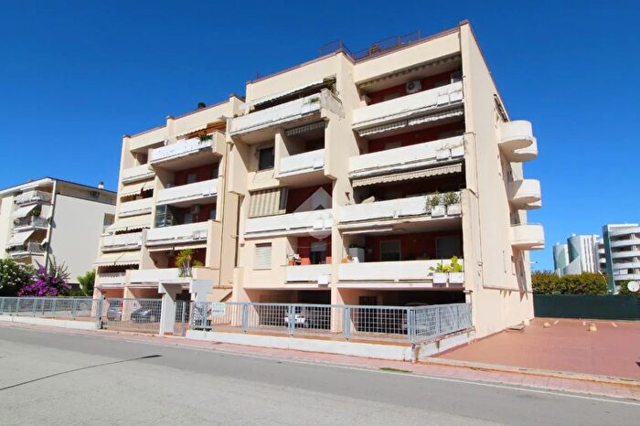 Appartamento quadrilocale in vendita in Via Carlo Alberto dalla Chiesa, Grottammare