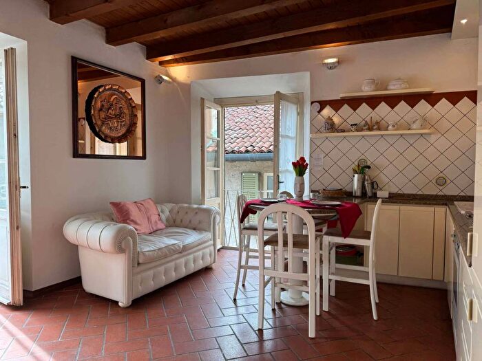 Appartamento bilocale in affitto in Via Vitani, Centro Storico, Como