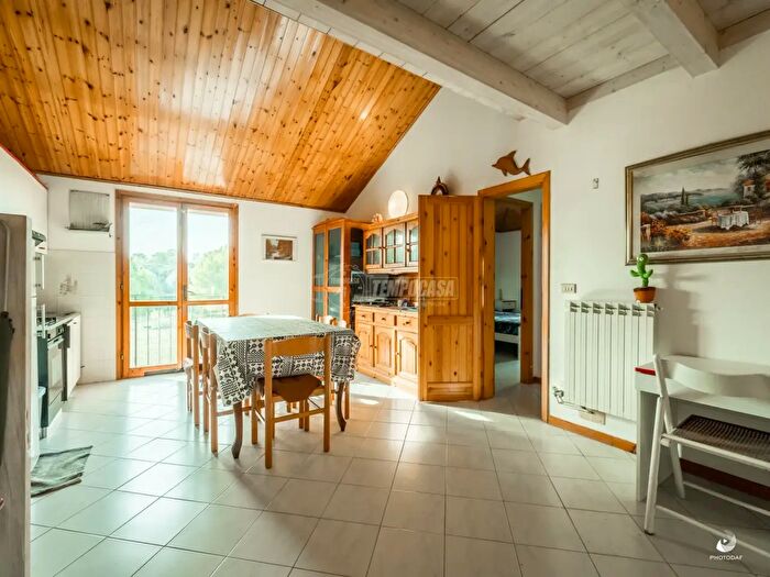 Appartamento trilocale in vendita in Via Passo di Costalunga Lido di Pomposa, Comacchio