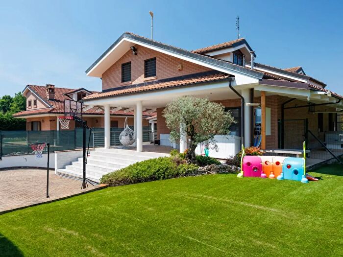 Casa con 8 locali in vendita in Via Falcone Borsellino, Rivarossa