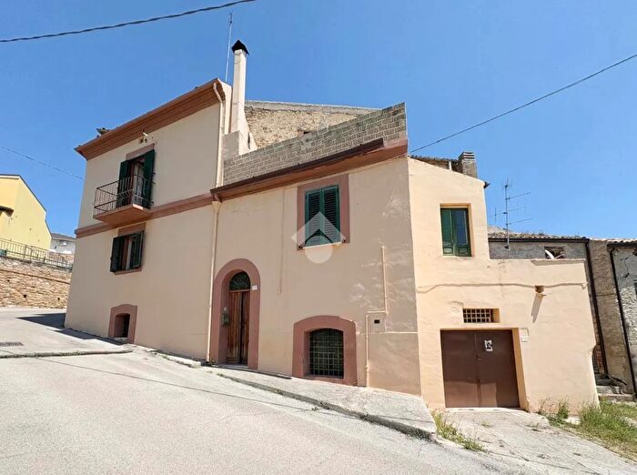 Casa con 5 locali in vendita in Via Asilo, Mozzagrogna