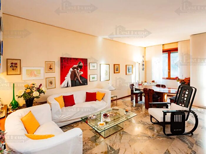 Appartamento quadrilocale in vendita in Via Gonzales, Milano