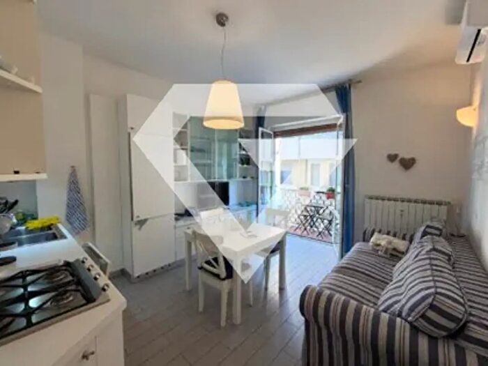 Appartamento trilocale in vendita in Via Antonio Fogazzaro, Loano