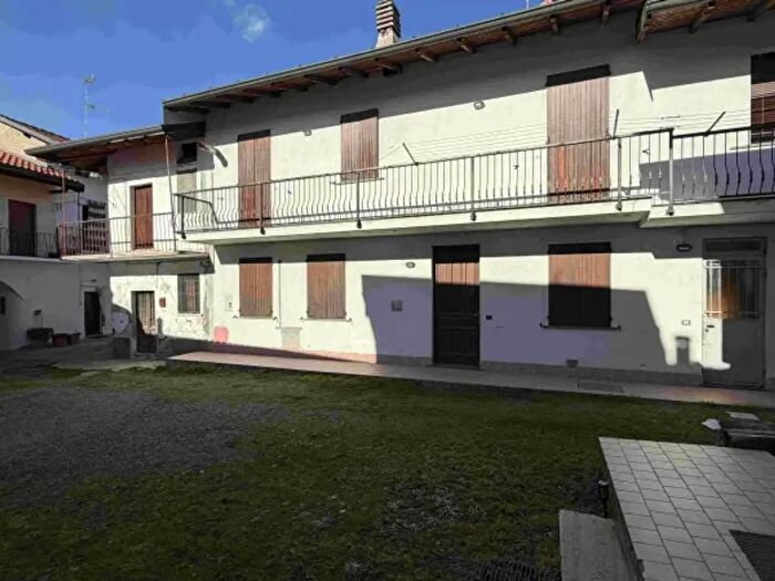 Appartamento con 5 locali in vendita in Via Narciso Nicola, Somma Lombardo