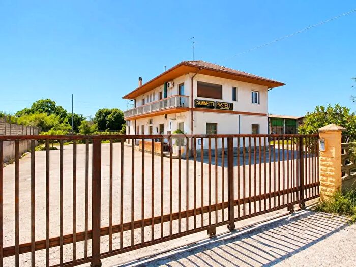 Appartamento quadrilocale in vendita in Strada Comunale Colleranesco, Giulianova