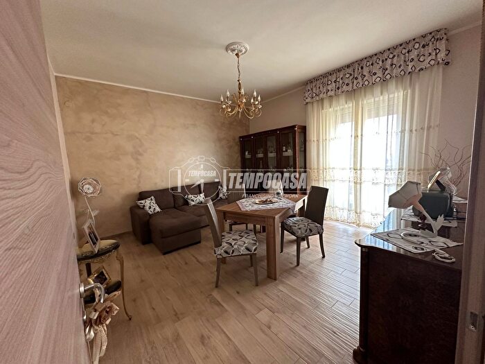 Appartamento quadrilocale in vendita in Via Matteotti, Acerra