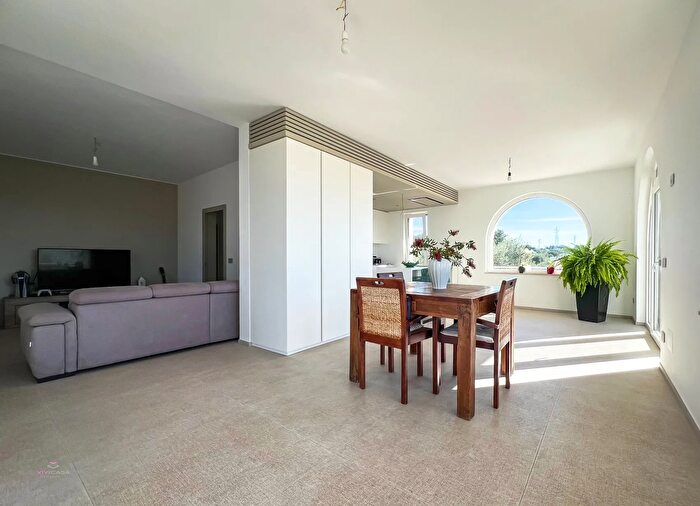 Casa con 5 locali in vendita in Strada Comunale Pozzo Serralto Putignano, Putignano