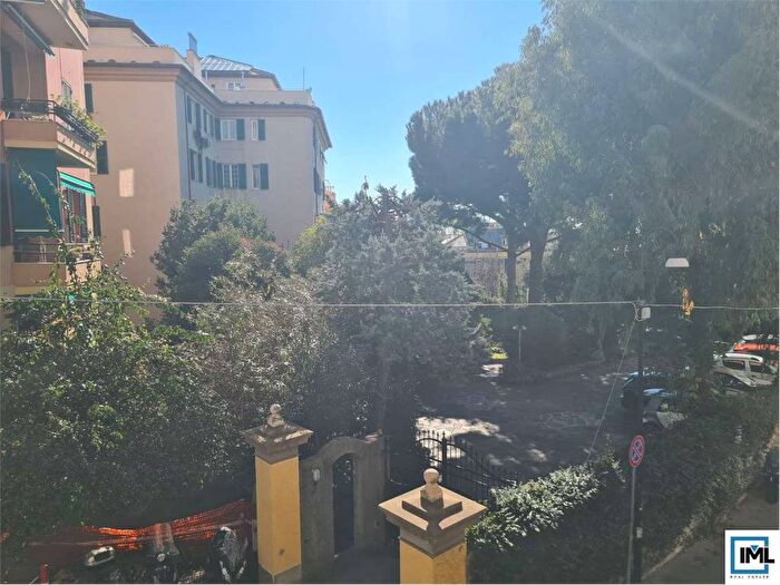 Appartamento con 6 locali in affitto in Via Trento, Albaro, Genova