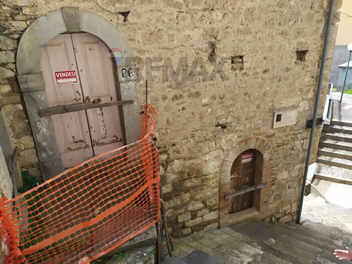 Casa bilocale in vendita in Via Regina Margherita Sn, Civitaluparella