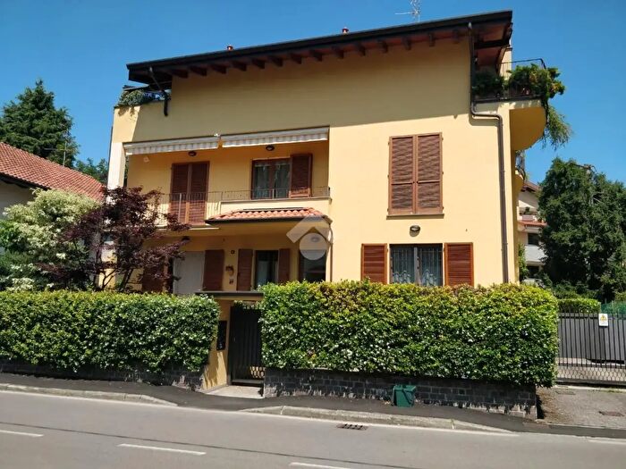 Appartamento bilocale in vendita in Via Leonardo da Vinci, Usmate Velate