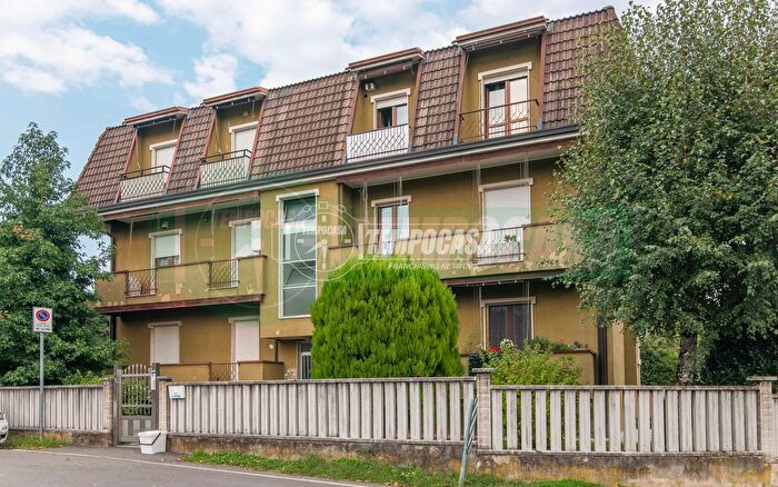 Appartamento trilocale in vendita in Via Tamborini, Uboldo