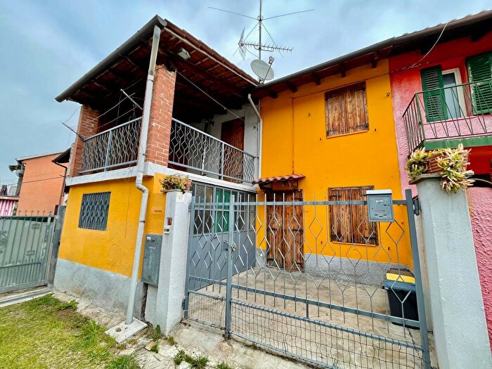 Casa quadrilocale in vendita in Via del Littorio, Oviglio