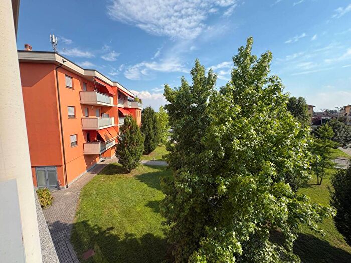 Appartamento trilocale in affitto in Via Gilardo da Lodi, Revellino Campo Marte, Lodi