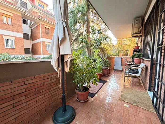 Appartamento con 6 locali in vendita in Via Ludovico di Breme, Roma