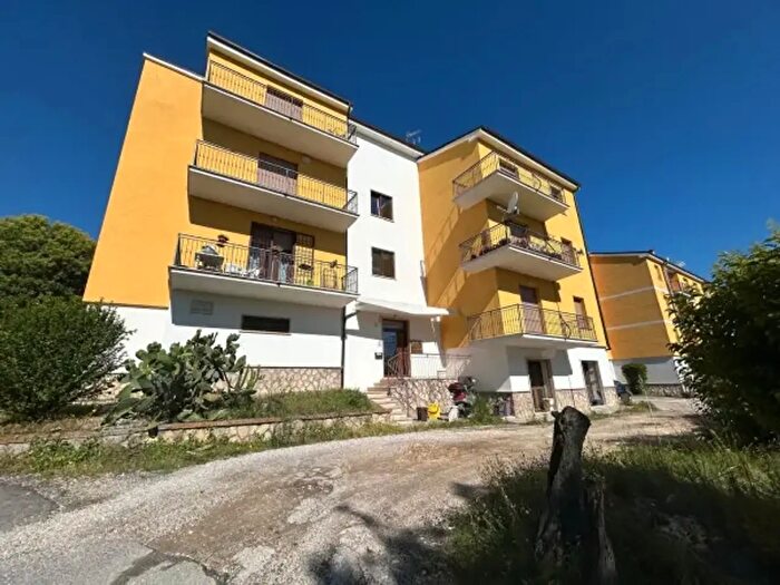 Appartamento quadrilocale in vendita in Via Raffaello, Orte