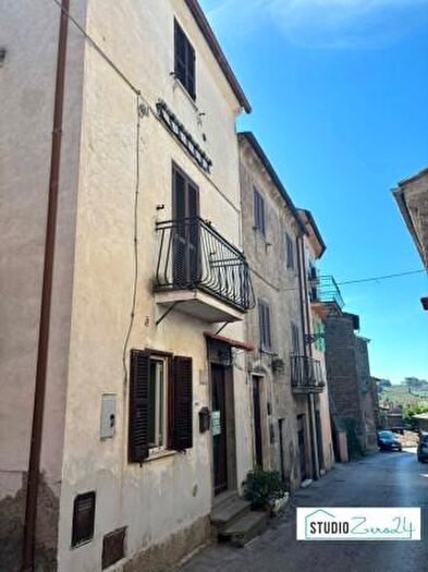 Appartamento trilocale in vendita in Via Regina Elena, Bassano In Teverina