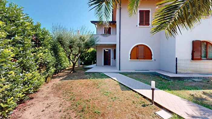 Casa quadrilocale in vendita in Via della Torre, Assisi