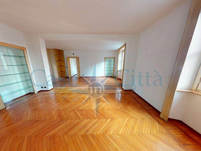 Appartamento trilocale in affitto in Corso Vercelli, Vercelli Wagner, Milano