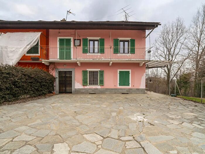 Casa trilocale in vendita in Via Olmetto, Bagnolo Piemonte
