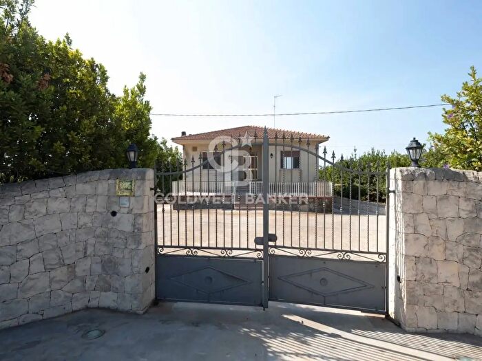 Casa con 6 locali in vendita in Cda San Giovanni Lo Pirato Snc, Scicli
