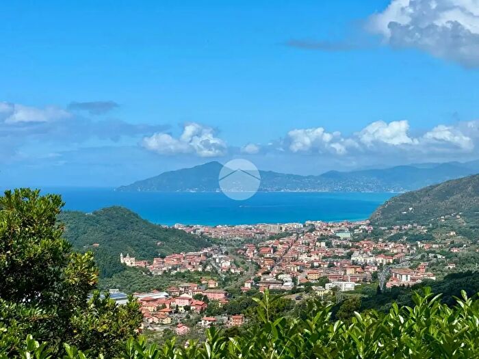 Casa con 6 locali in vendita in Villa Casaggiari, Sestri Levante