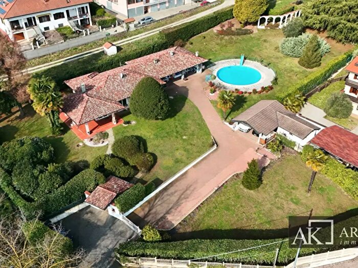 Casa con 6 locali in vendita in Frazione Gagnano, Borgo Ticino