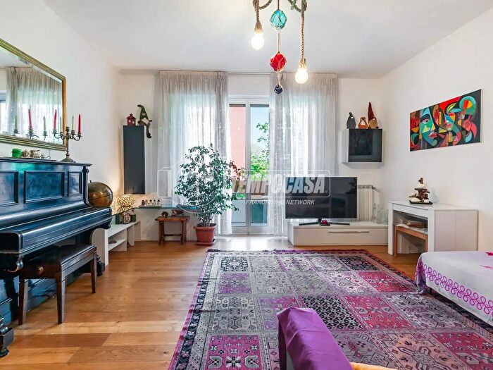 Appartamento quadrilocale in vendita in Via Fratelli Rosselli a, Settimo Milanese