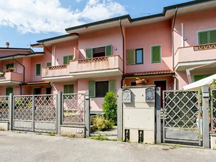 Casa con 8 locali in vendita in Via Sandro Pertini, Forte Dei Marmi