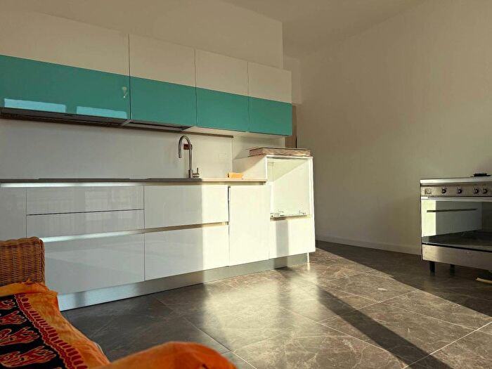 Appartamento trilocale in affitto in Via Londra, Via Roma Borgo Barusso, Alassio