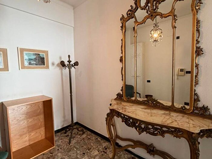 Appartamento con 6 locali in affitto in Corso Europa, San Martino, Genova