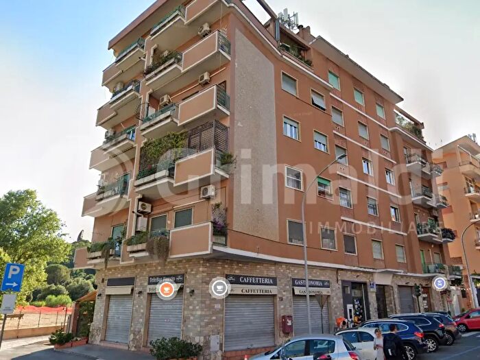 Appartamento bilocale in vendita in Via Teulada, Roma